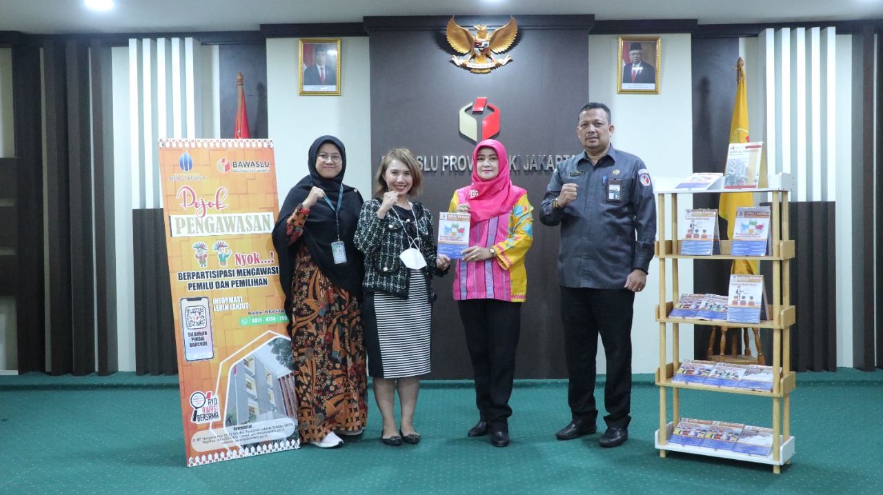Penganugerahan Kehumasan Bawaslu Kabupaten/Kota Se-Provinsi DKI Jakarta dan Penyerahan Pojok Pengawasan Kepada Universitas Mercu Buana