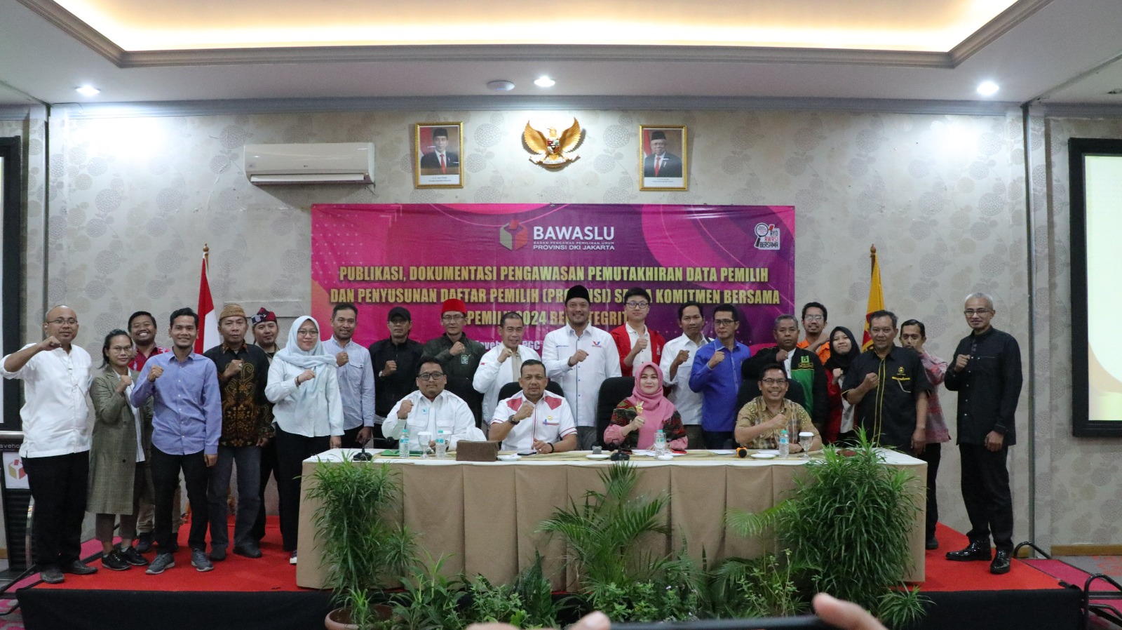 Bawaslu DKI Jakarta Lakukan MoU dan Komitmen Bersama 18 Partai Politik