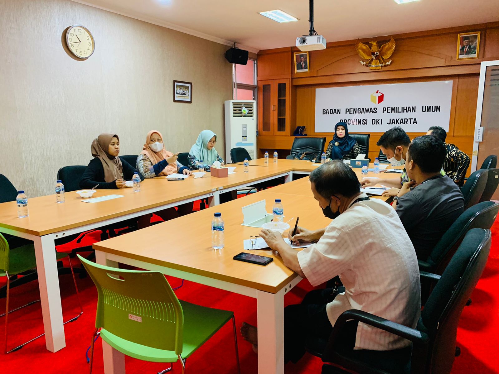 Pimpin Rapat Divisi SDM, Rakhma Konsentrasi Pada Penguatan Soliditas dan Kompetensi Pengawas Pemilu.