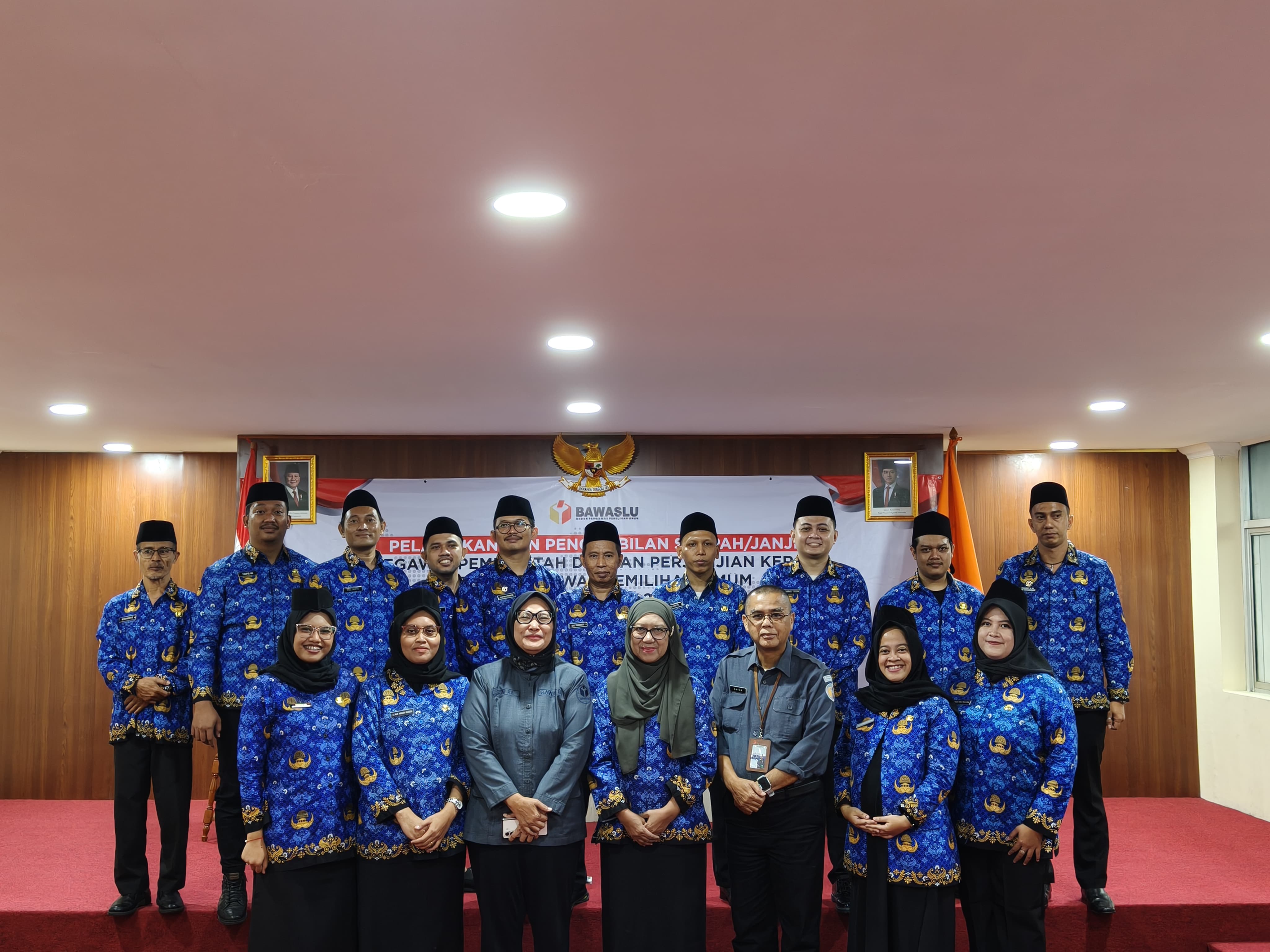 Bawaslu Provinsi DKI Jakarta Ikuti Pelantikan Dan Pengambilan Sumpah/Janji Pegawai Pemerintah Dengan Perjanjian Kerja Tahap I Tahun Anggaran 2024