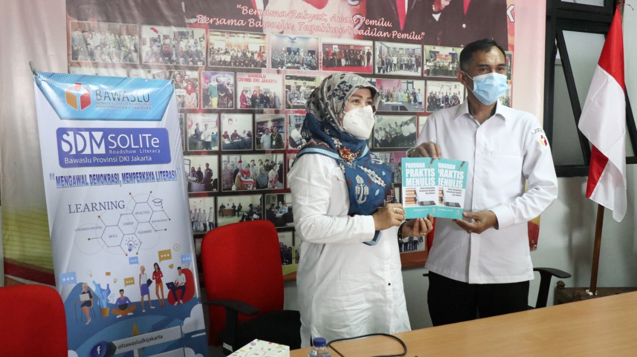 Perkaya Literasi, Bawaslu DKI Jakarta Resmikan Program SDM Roadshow Literacy 