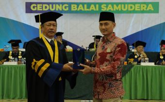 Bawaslu DKI Jakarta Melakukan Penandatanganan MoU Pada Acara Wisuda Institut STIAMI ke 44