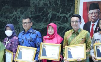 Bawaslu Provinsi DKI Jakarta Mendapat Anugerah Terbaik 2 Keterbukaan Informasi Publik Tahun 2022 Dengan Kategori Lembaga Non Struktural Dari Komisi Informasi Provinsi DKI Jakarta