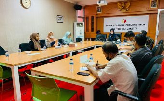 Pimpin Rapat Divisi SDM, Rakhma Konsentrasi Pada Penguatan Soliditas dan Kompetensi Pengawas Pemilu.